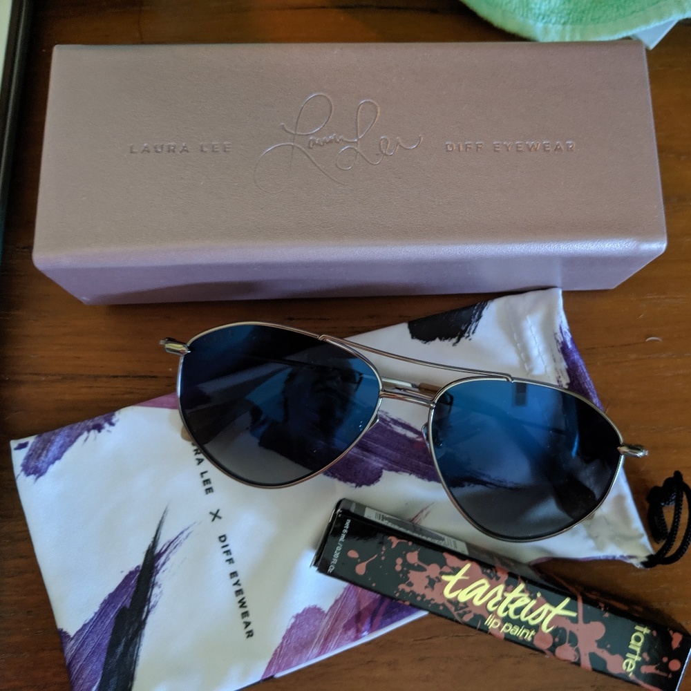DIFF with Laura Lee aviator glasses
